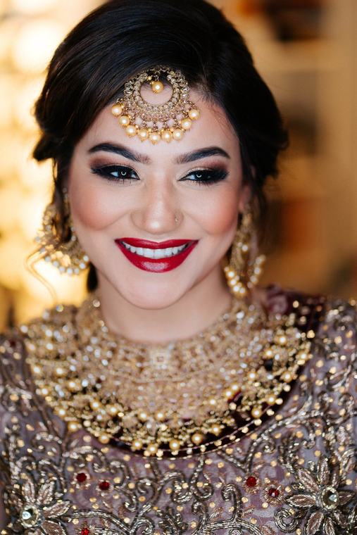 Dramatic bridal makeup by Maliha Khan