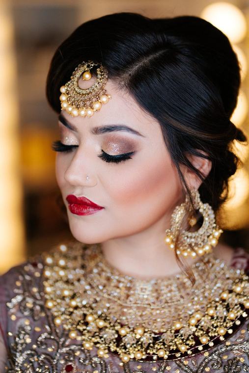 Dramatic bridal makeup by Maliha Khan