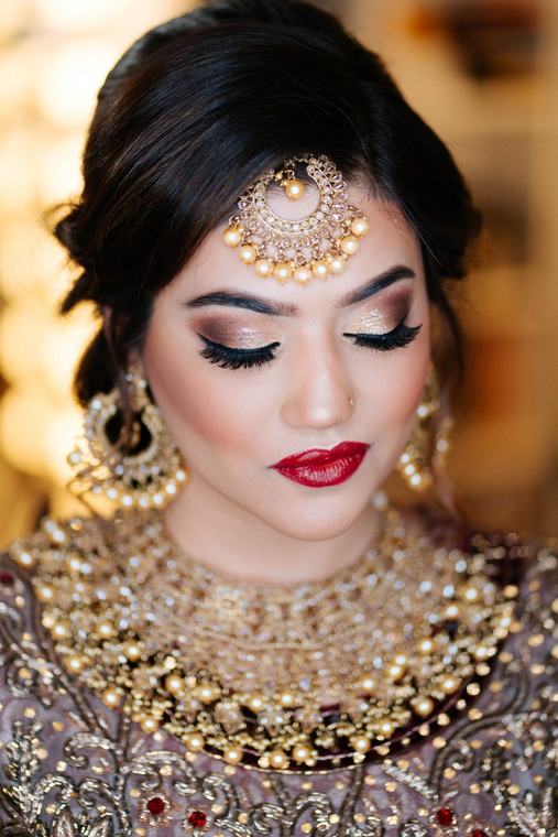 Dramatic bridal makeup by Maliha Khan