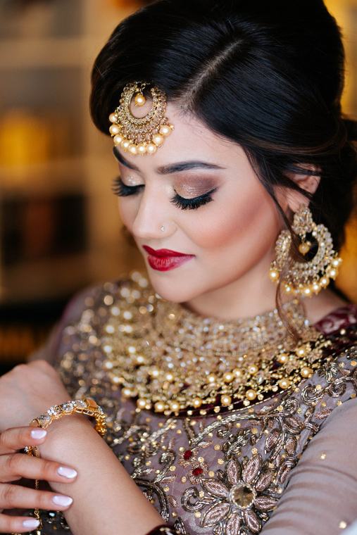 Dramatic bridal makeup by Maliha Khan